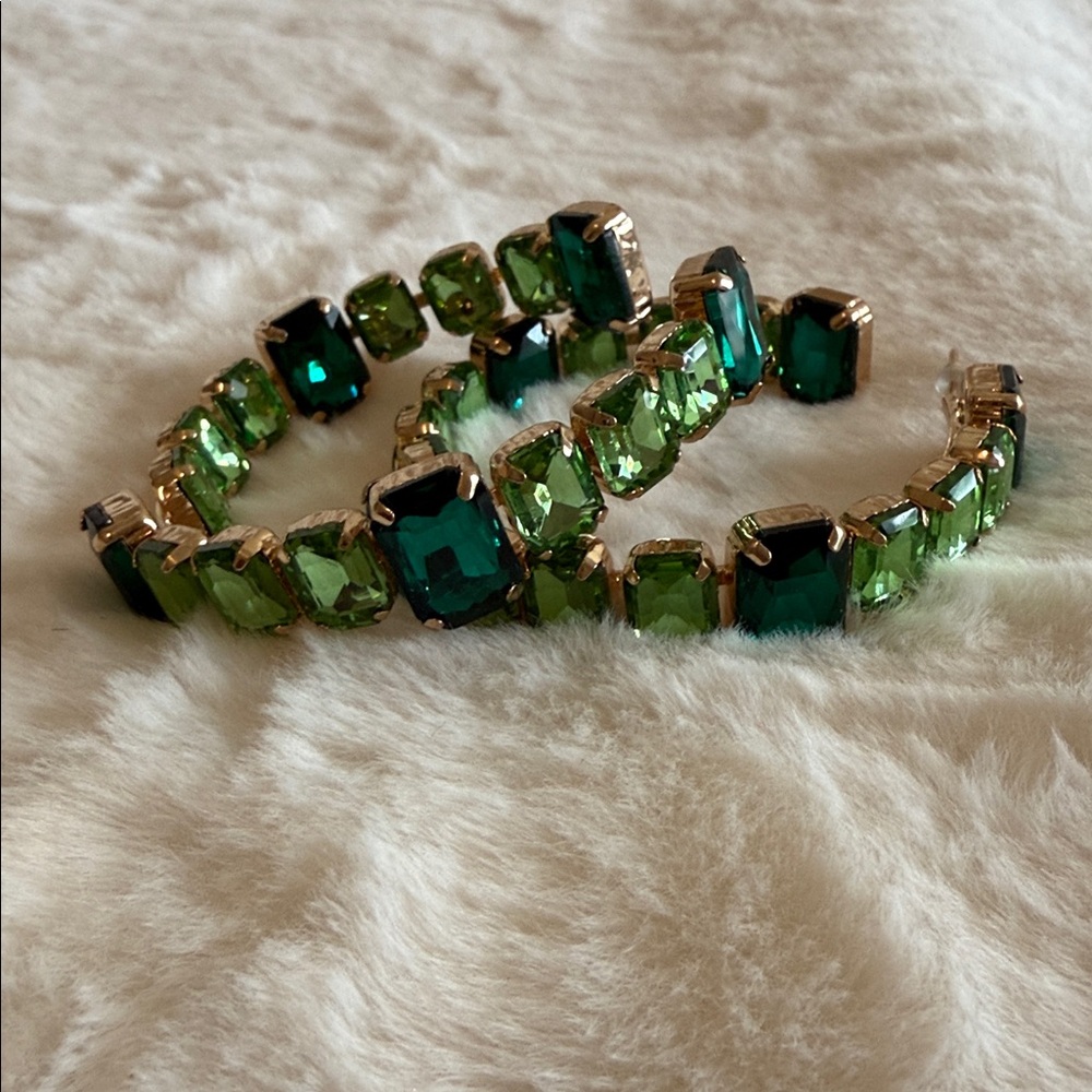 Elegant Green and Gold Women's Earrings